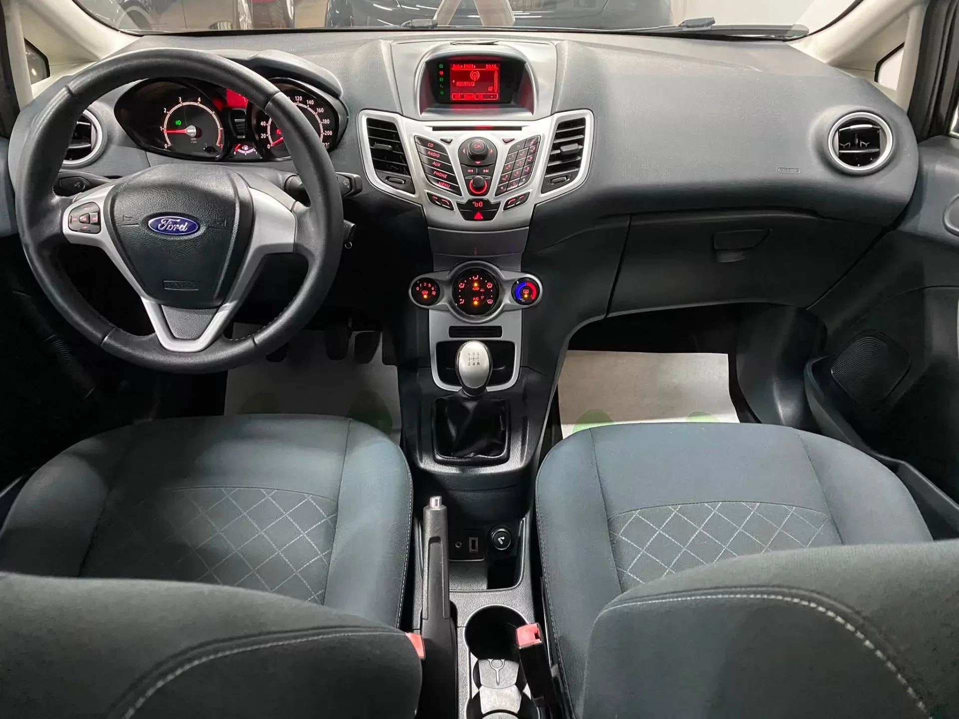 Vue 10 — Véhicule d’occasion Ford Fiesta Titanium 2012