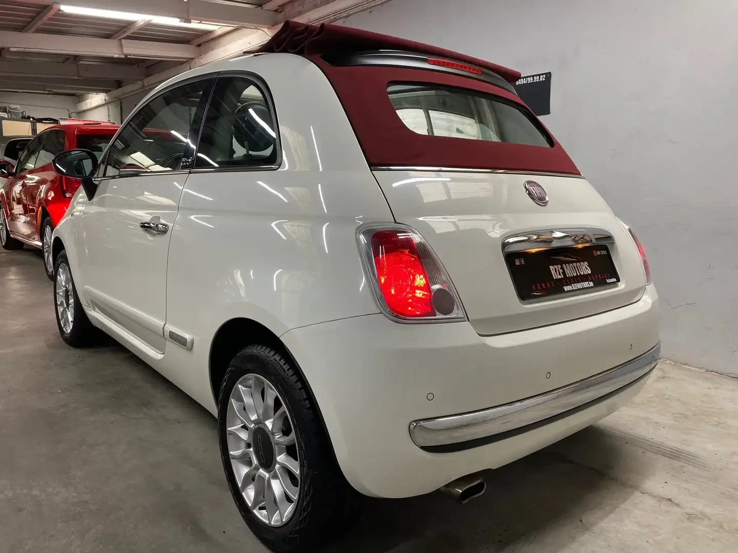 Vue 8 — Véhicule d’occasion Fiat 500C Lounge 2011