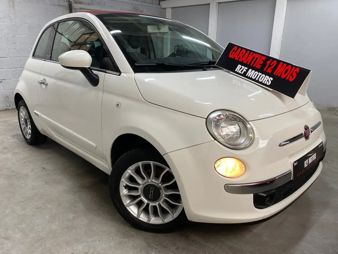 Vue 3 — Véhicule d’occasion Fiat 500C Lounge 2011