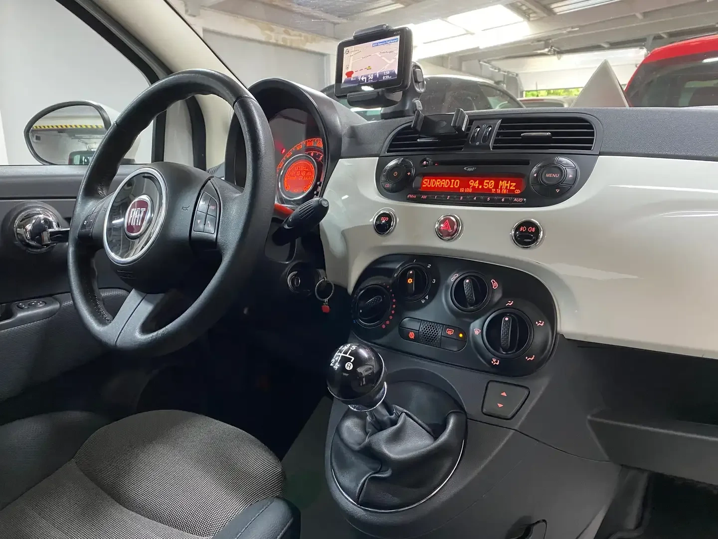 Vue 14 — Véhicule d’occasion Fiat 500C Lounge 2011