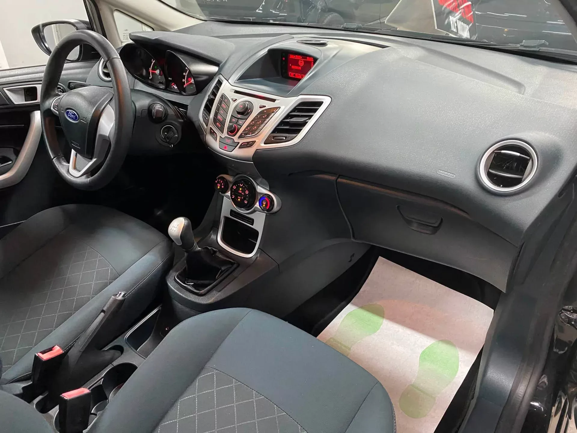 Vue 9 — Véhicule d’occasion Ford Fiesta Titanium 2012