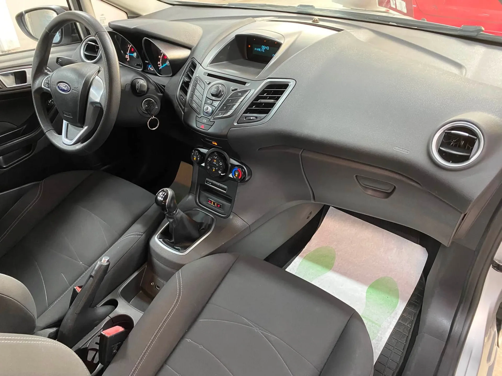 Vue 11 — Véhicule d’occasion Ford Fiesta Trend 2013