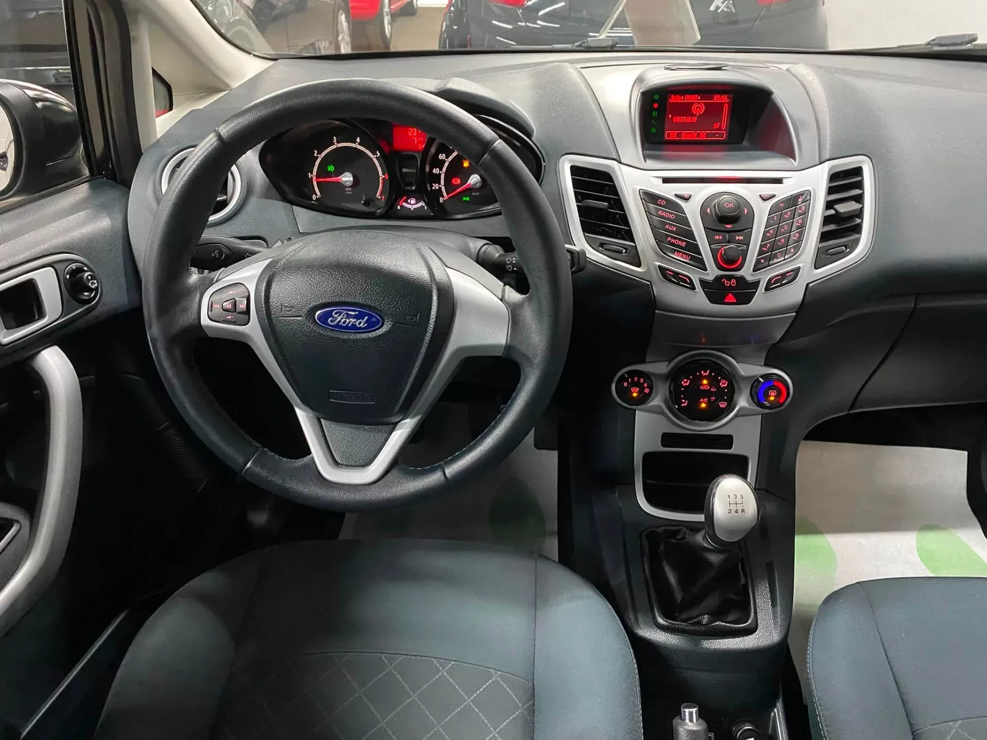 Vue 11 — Véhicule d’occasion Ford Fiesta Titanium 2012
