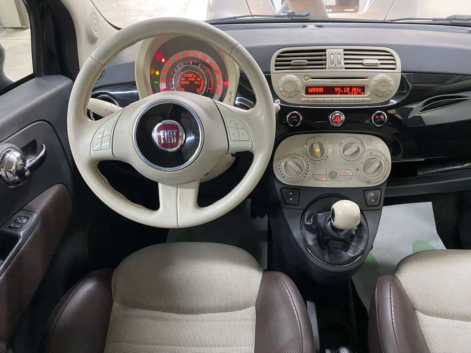 Vue 13 — Véhicule d’occasion Fiat 500 Sport 2013