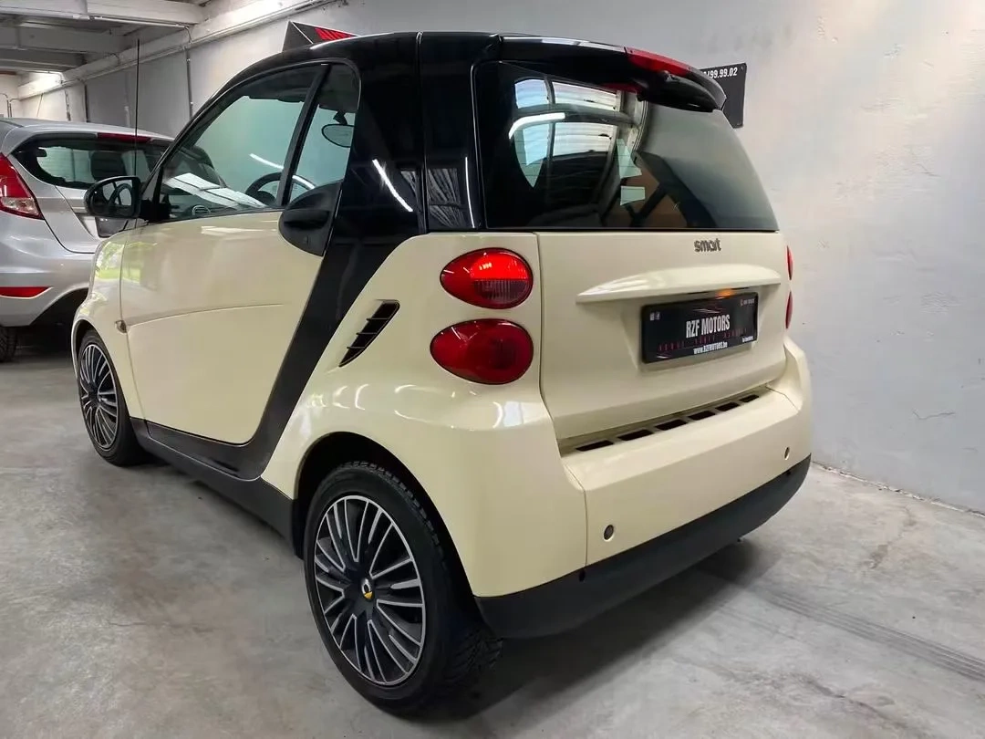 Vue 6 — Véhicule d’occasion Smart Fortwo  2012