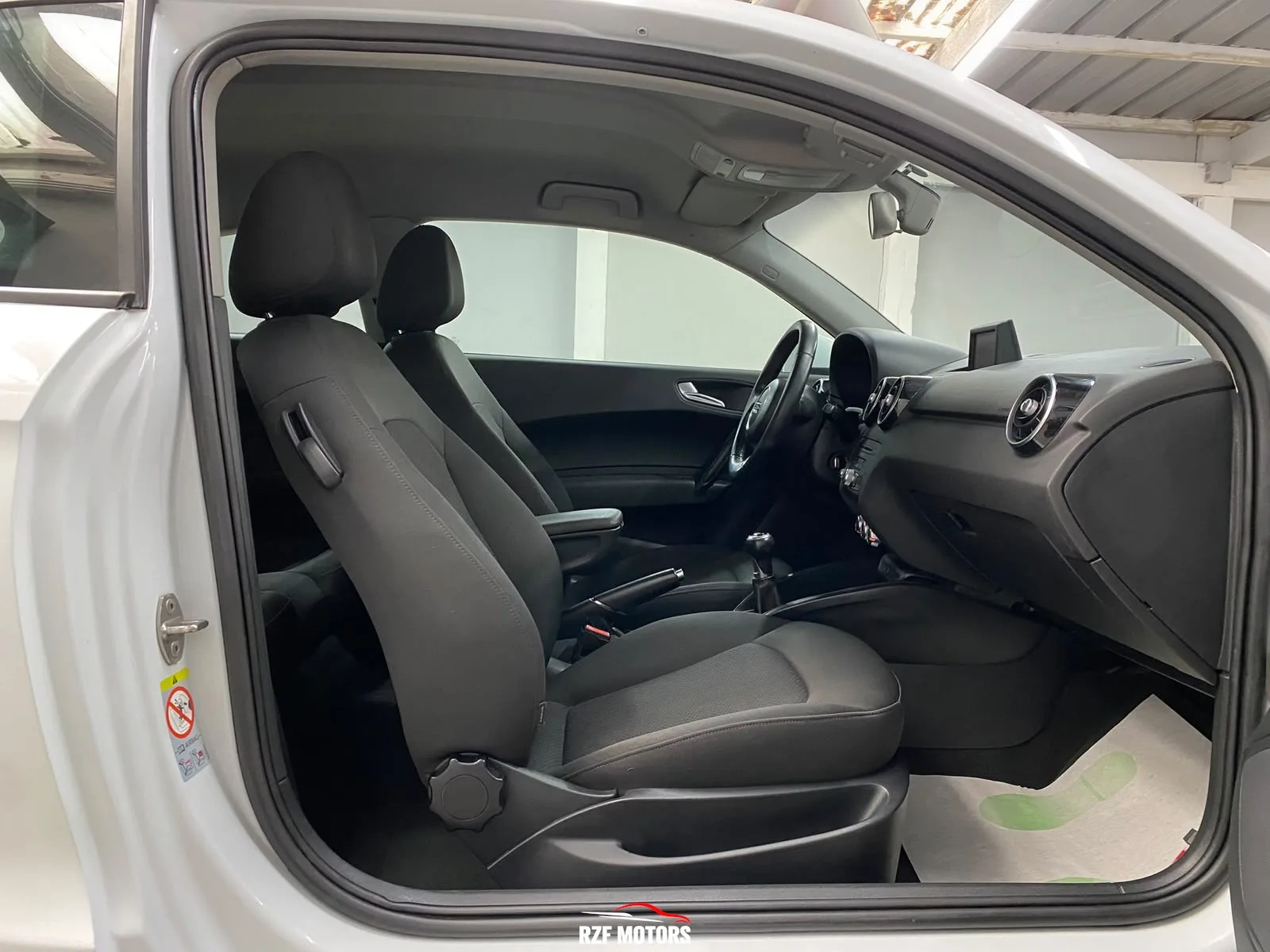 Vue 16 — Véhicule d’occasion Audi A1 S line 2023