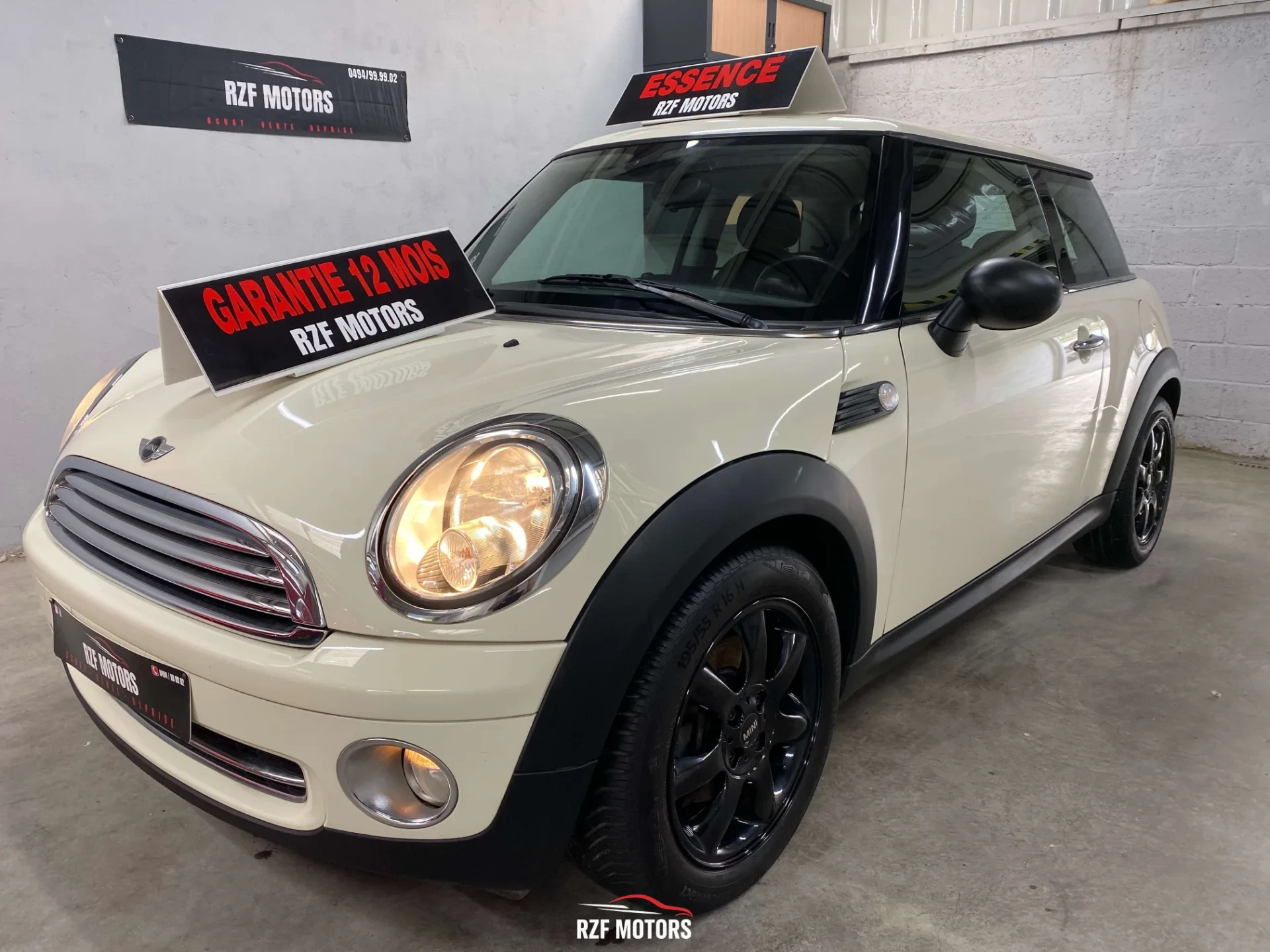 Vue 9 — Véhicule d’occasion Mini One Carnaby 2010