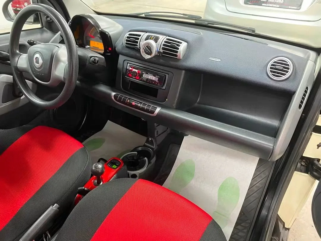 Vue 12 — Véhicule d’occasion Smart Fortwo  2012