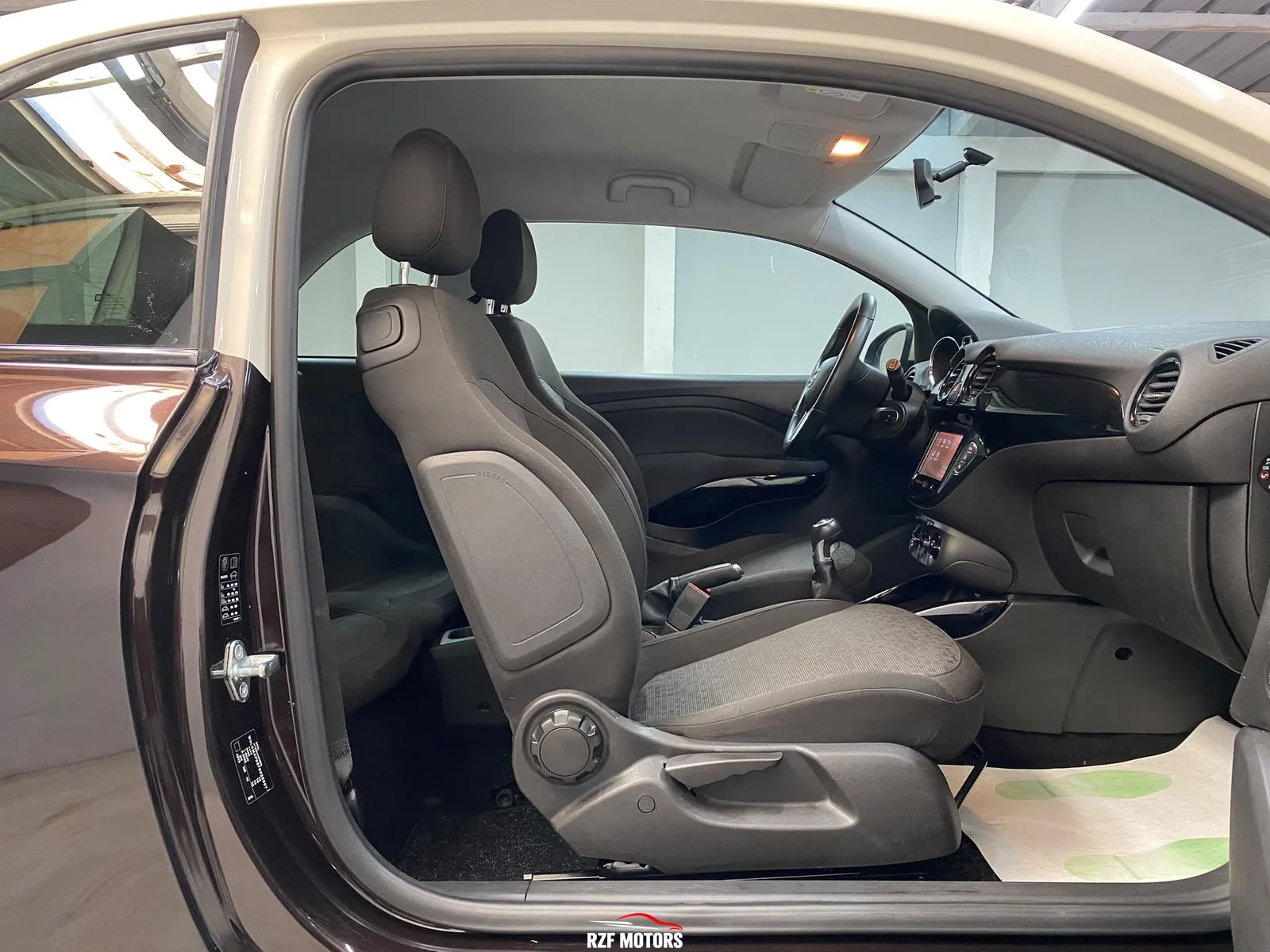 Vue 17 — Véhicule d’occasion Opel Adam Glam 2015