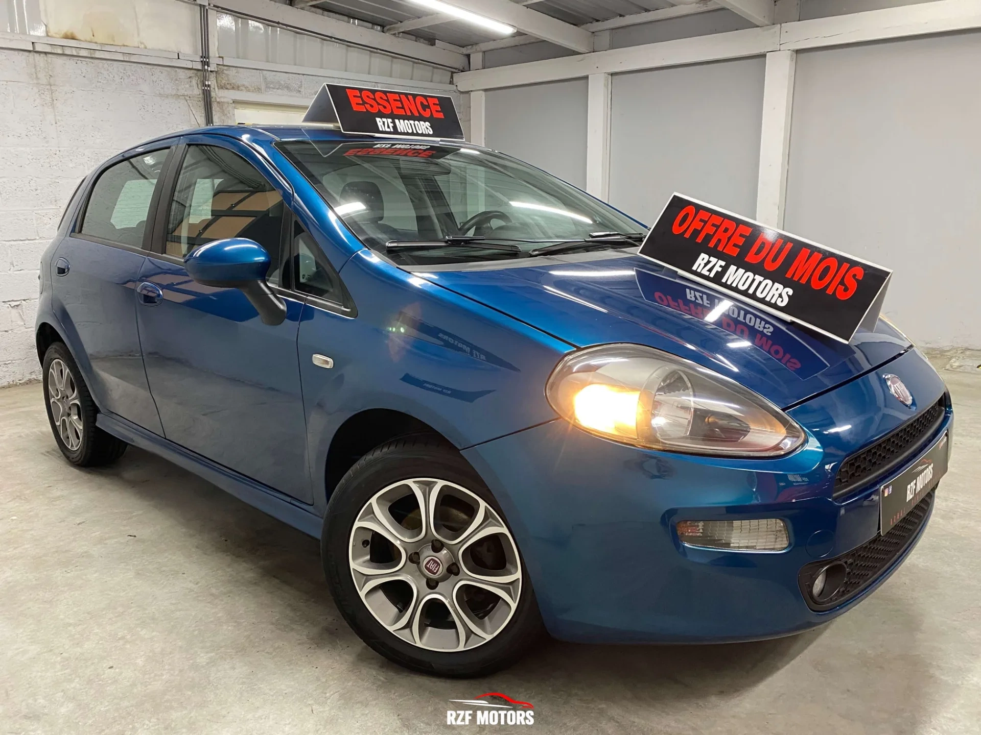 Vue 3 — Véhicule d’occasion Fiat Punto Sport 2012