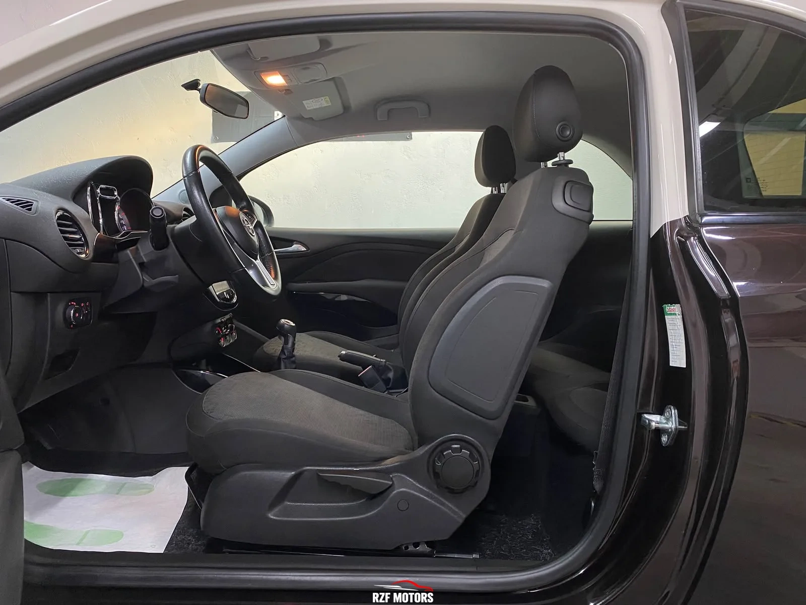 Vue 10 — Véhicule d’occasion Opel Adam Glam 2015