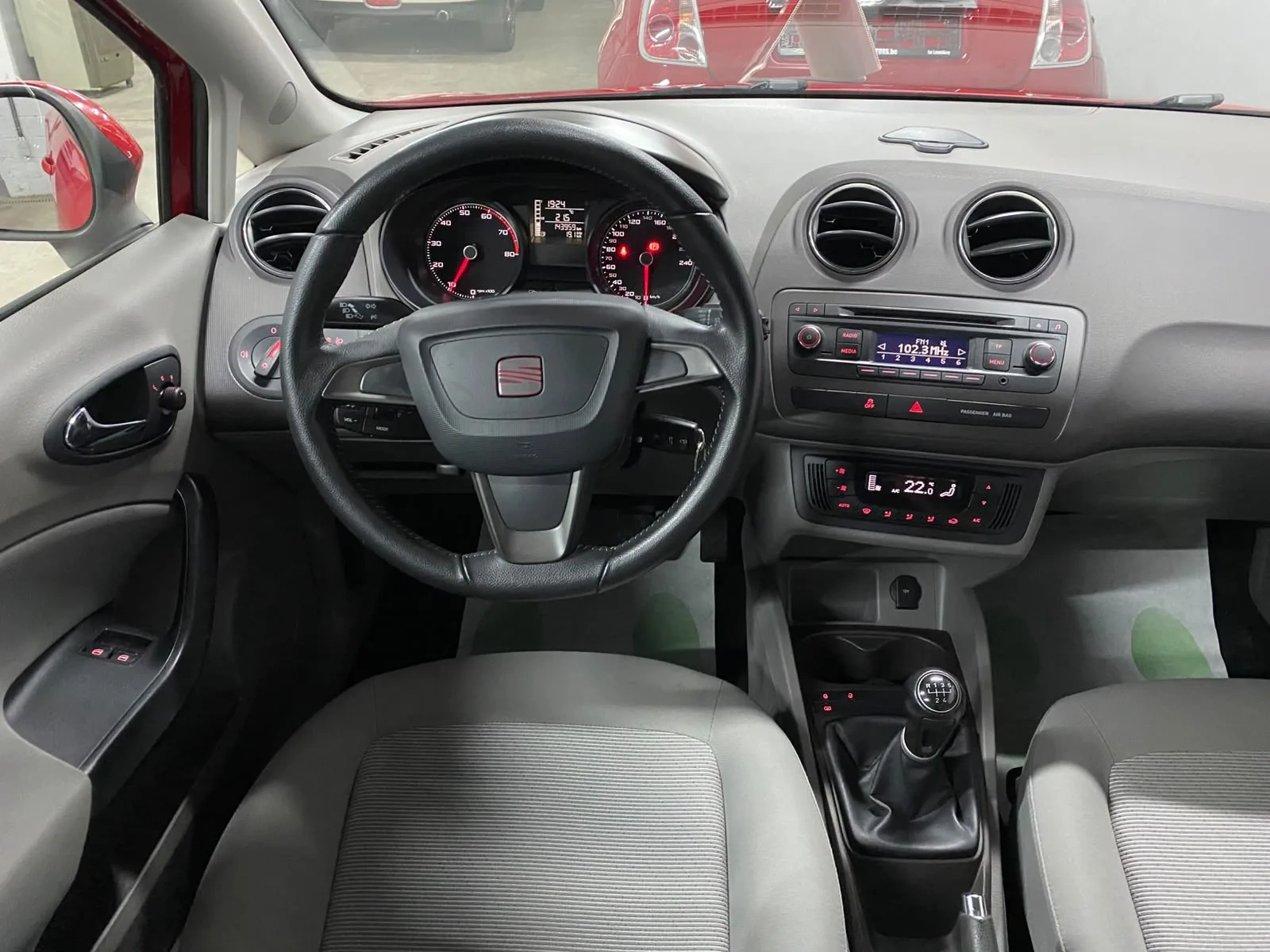 Vue 12 — Véhicule d’occasion SEAT Ibiza Style 2013