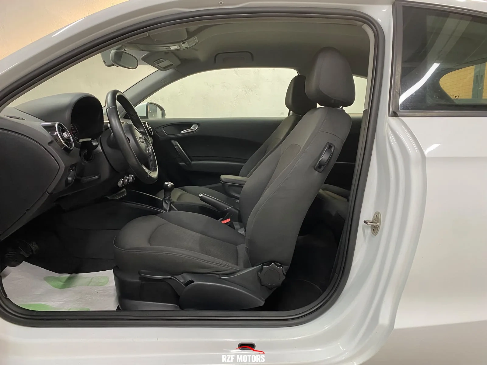 Vue 9 — Véhicule d’occasion Audi A1 S line 2023