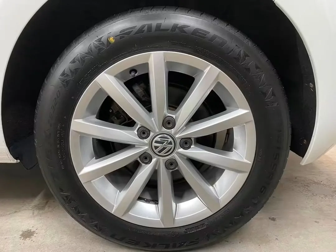 Vue 16 — Véhicule d’occasion Volkswagen Golf Lounge 2016