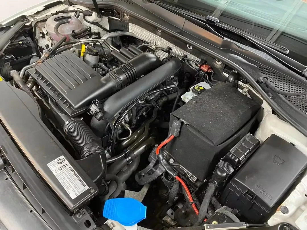 Vue 17 — Véhicule d’occasion Volkswagen Golf Lounge 2016
