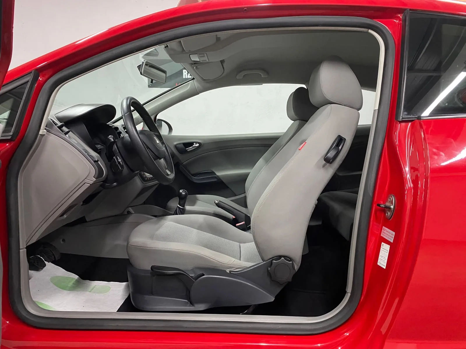 Vue 9 — Véhicule d’occasion SEAT Ibiza Style 2013
