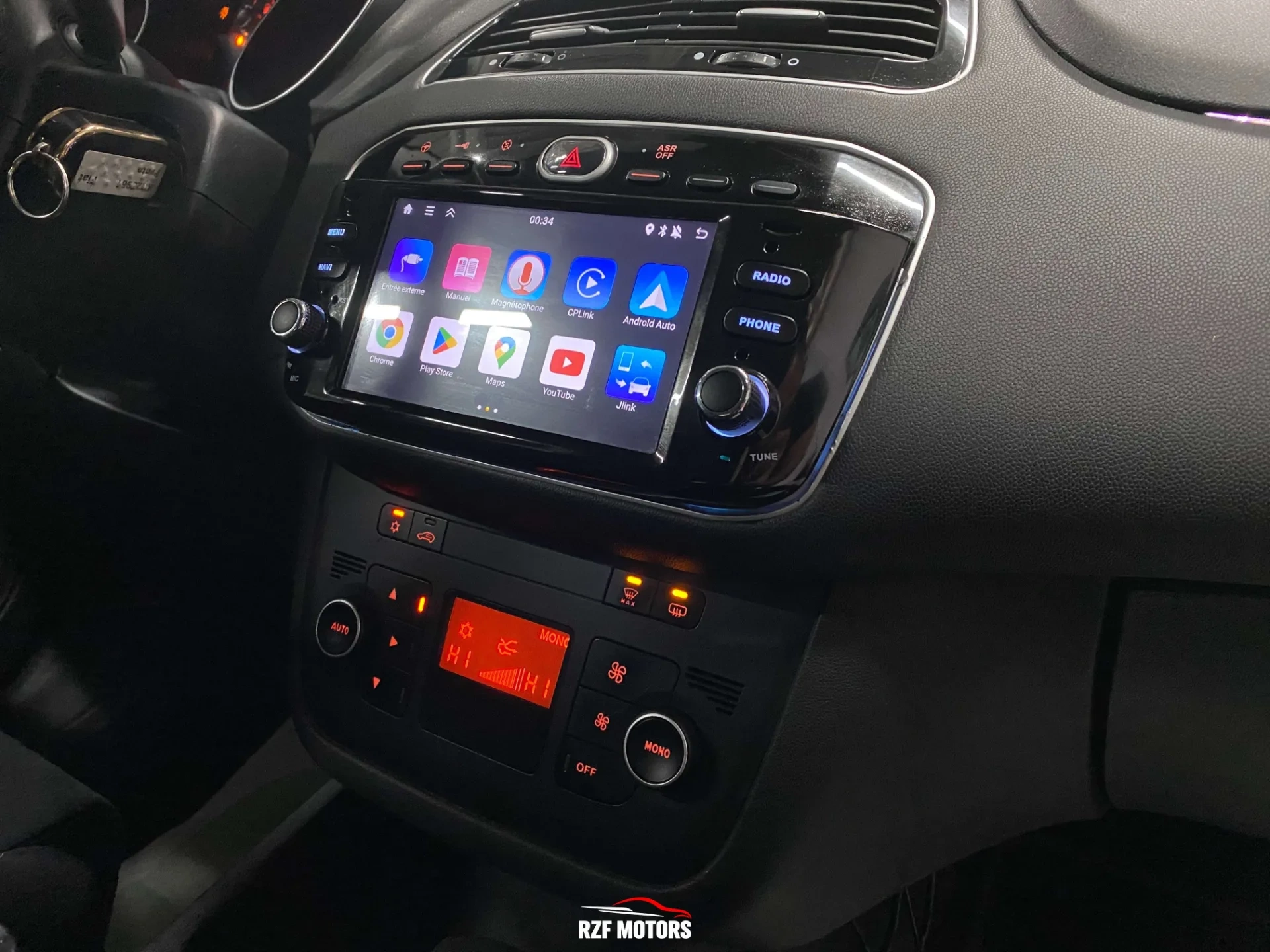 Vue 12 — Véhicule d’occasion Fiat Punto Sport 2012