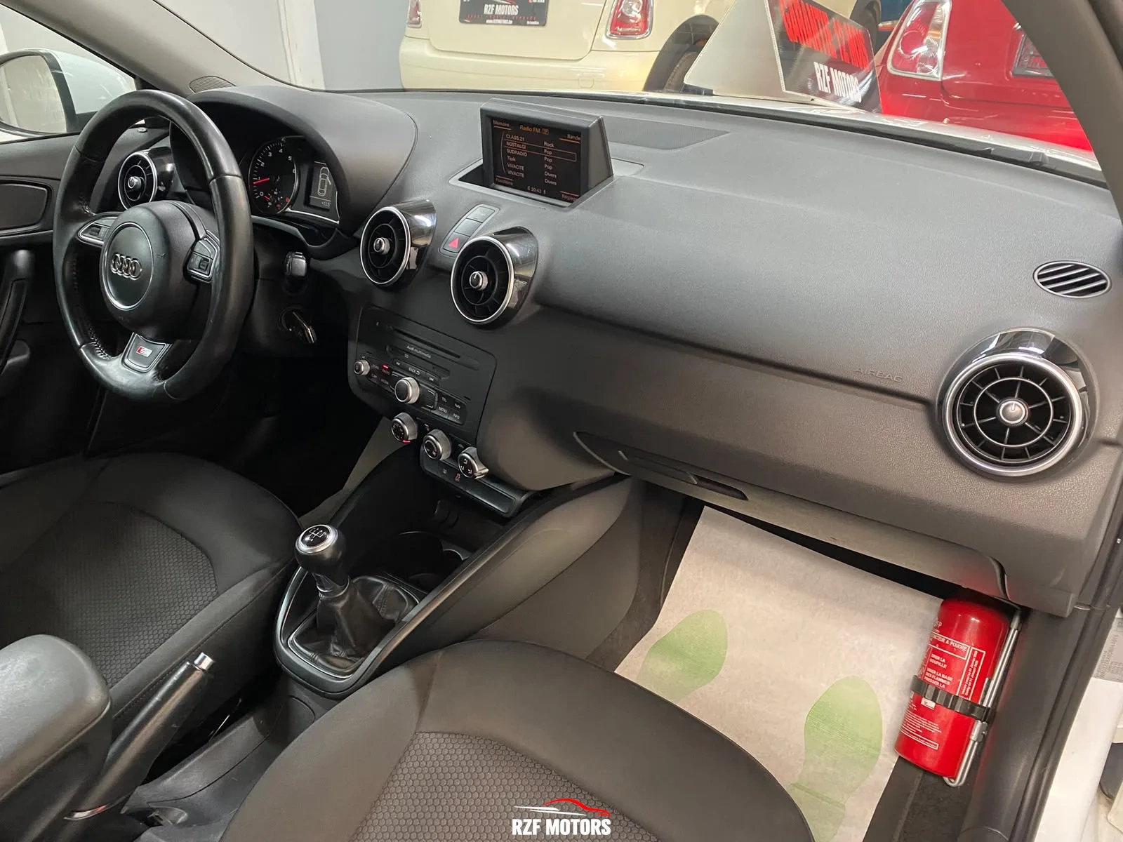 Vue 15 — Véhicule d’occasion Audi A1 S line 2023
