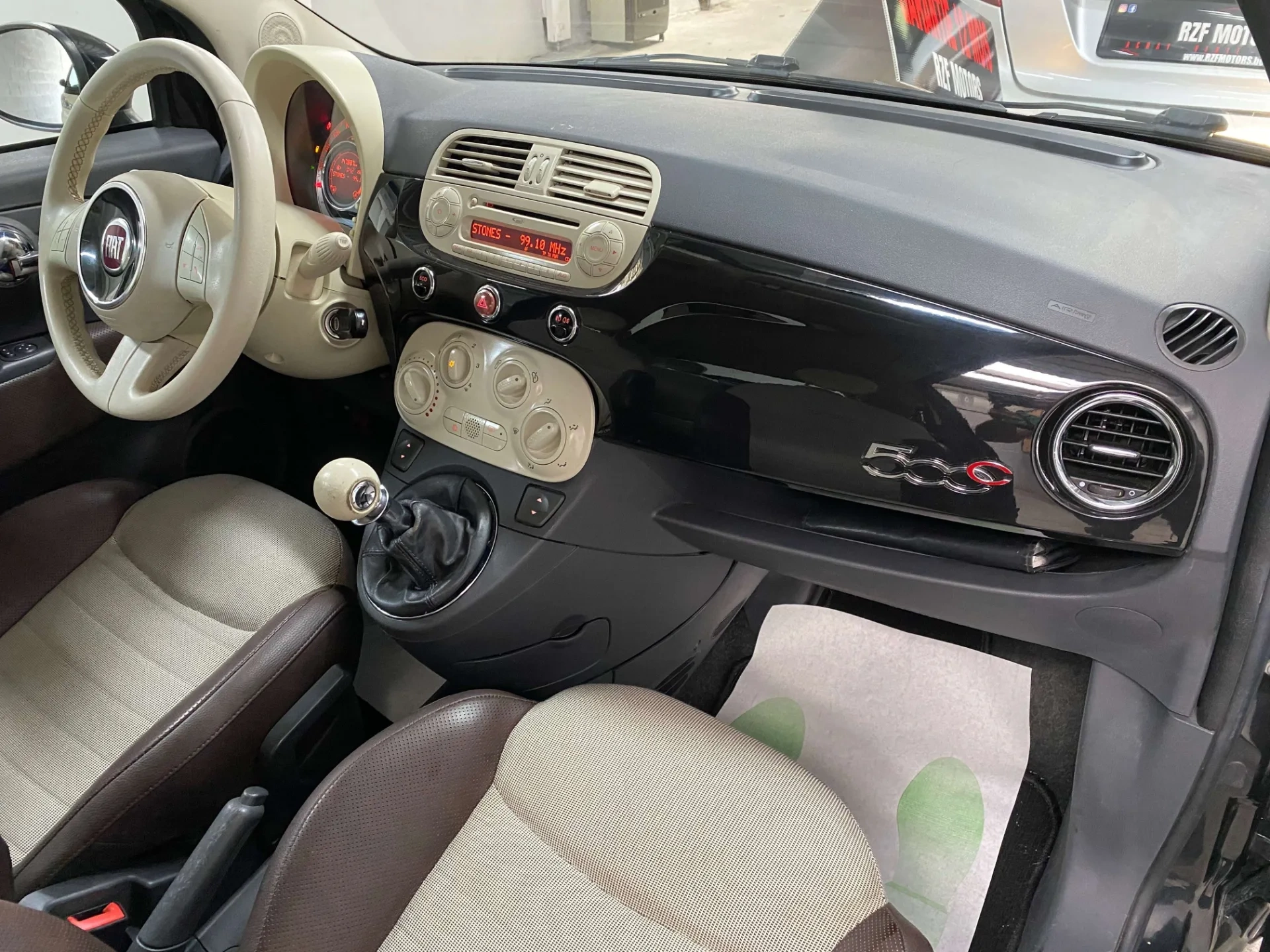 Vue 15 — Véhicule d’occasion Fiat 500 Sport 2013